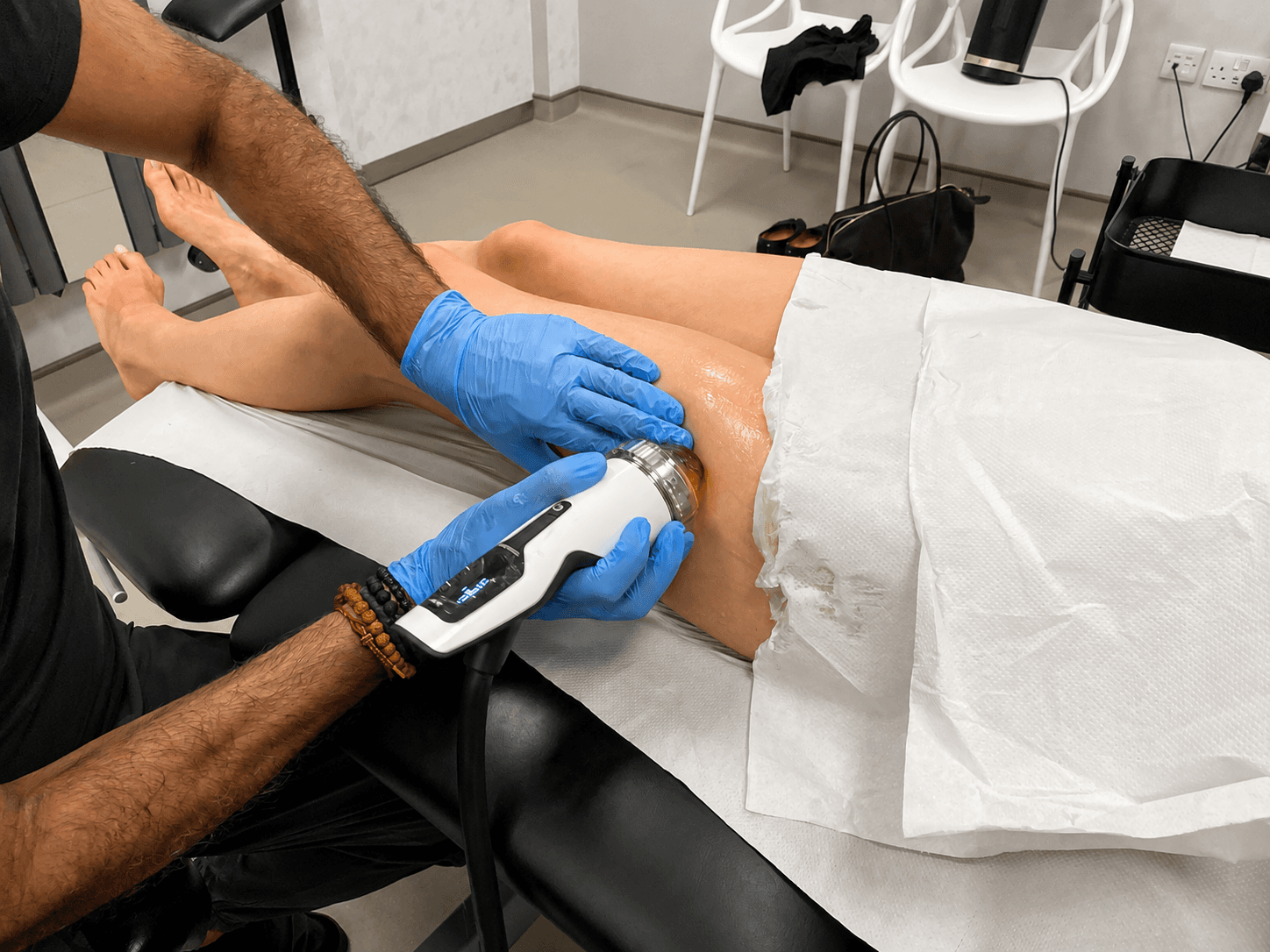 Shockwave Therapy for Pain Relief – Levitas Clinics London & Surrey